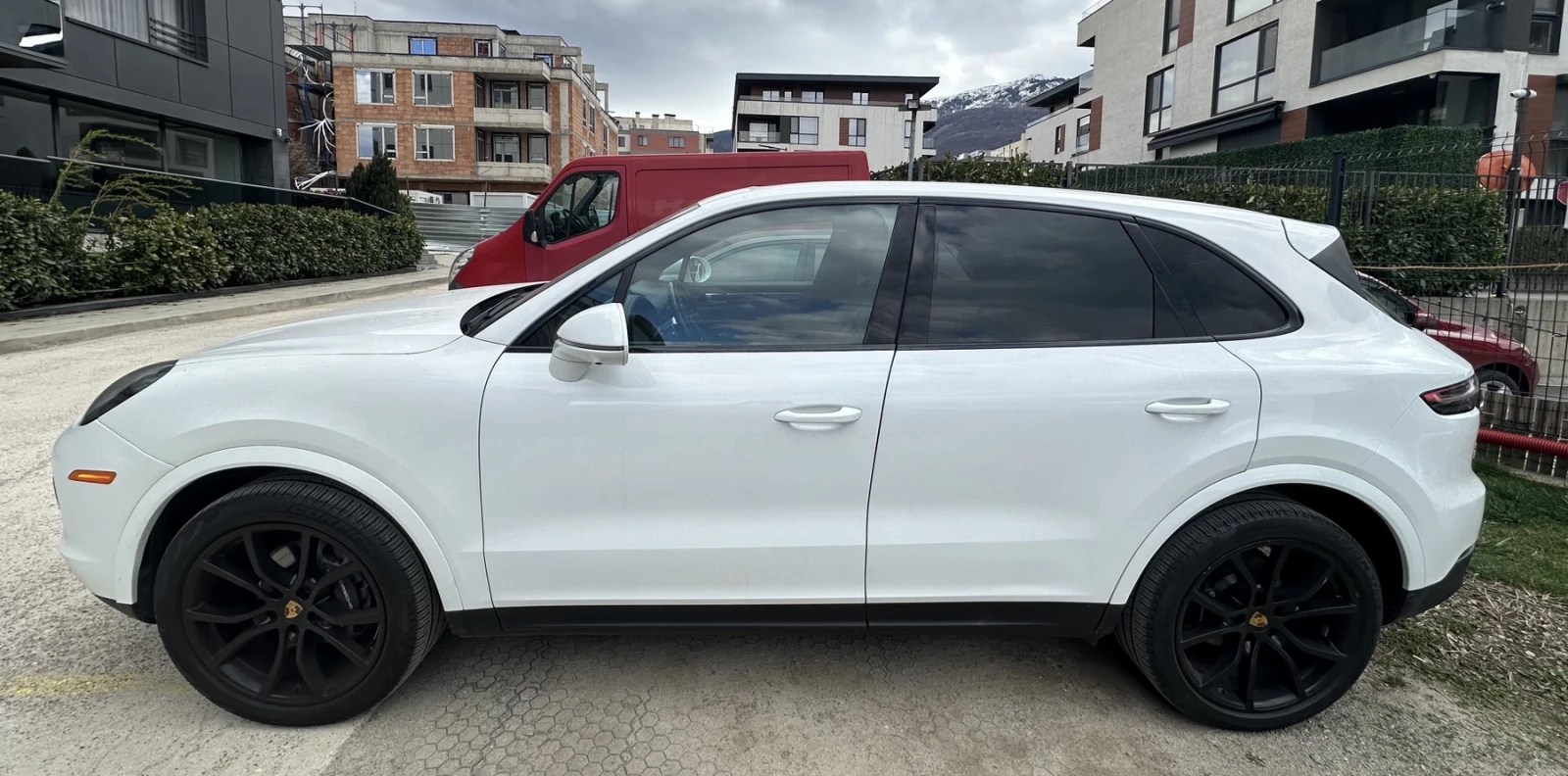 Porsche Cayenne BOSE* CARBON* PREMIUM PLUS PACKAGE* ПОДГРЕВ* ОБДУХ, снимка 5 - Автомобили и джипове - 54364276