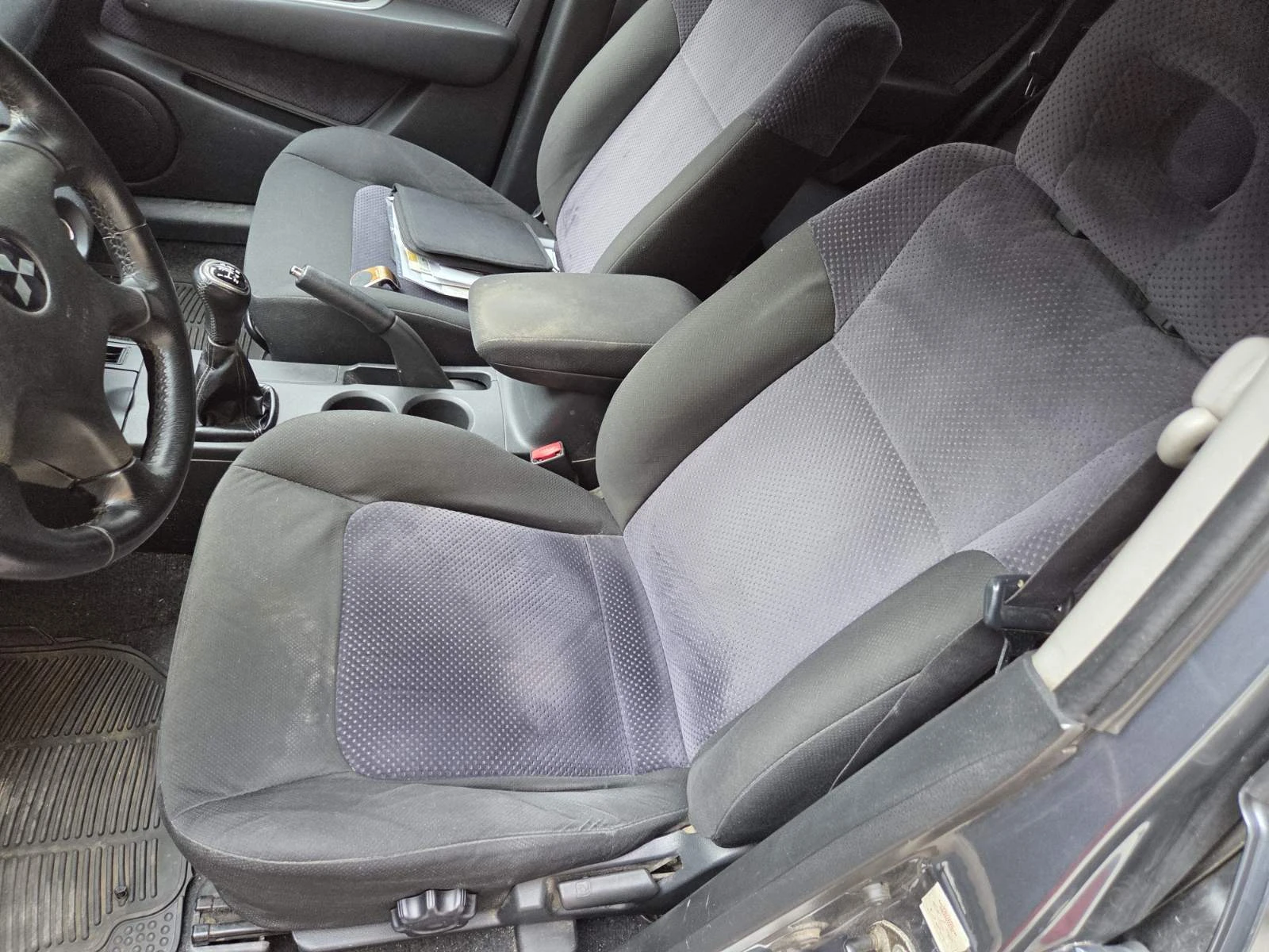 Mitsubishi Outlander 2.4 LPG, снимка 9 - Автомобили и джипове - 54985033