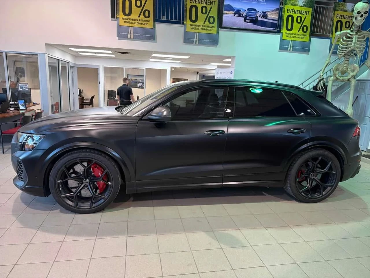 Audi RSQ8, снимка 2 - Автомобили и джипове - 56726668
