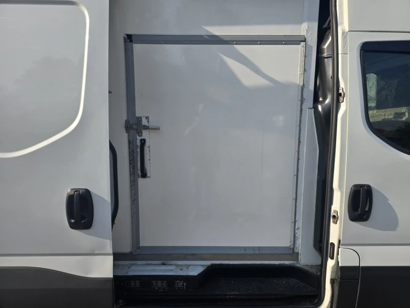 Iveco Daily 35-180 HI-MATIK ХЛАДИЛЕН, снимка 12 - Бусове и автобуси - 52261319