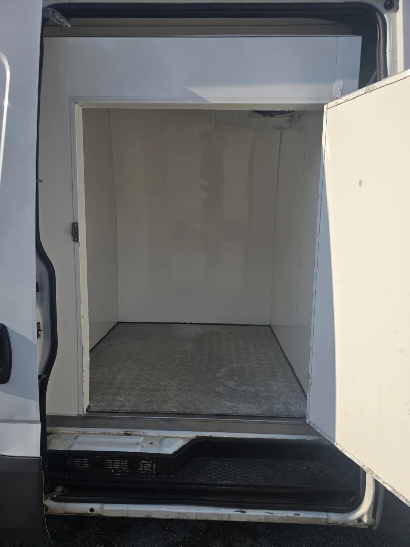 Iveco Daily 35-180 HI-MATIK ХЛАДИЛЕН, снимка 11 - Бусове и автобуси - 52261319