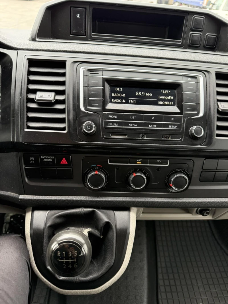 VW Transporter Товаропътнически, 2.0 Tdi 150 к.с., снимка 11 - Бусове и автобуси - 51880518