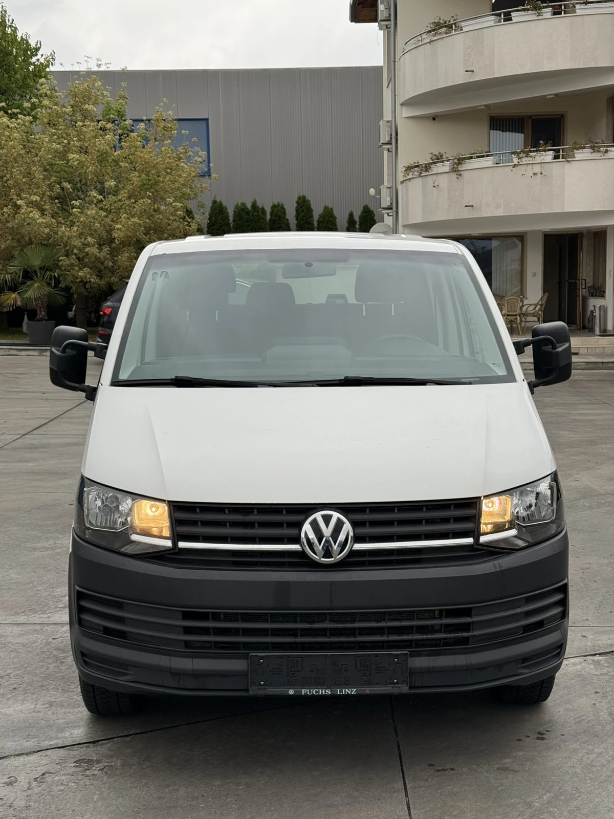 VW Transporter Товаропътнически, 2.0 Tdi 150 к.с. - изображение 2