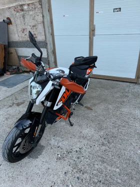     Ktm Duke 125 ABS 1  