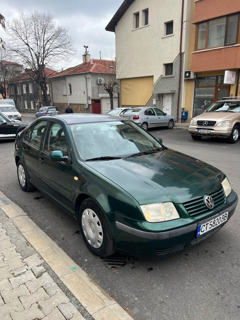 VW Bora 1.6i, снимка 5 - Автомобили и джипове - 46010241