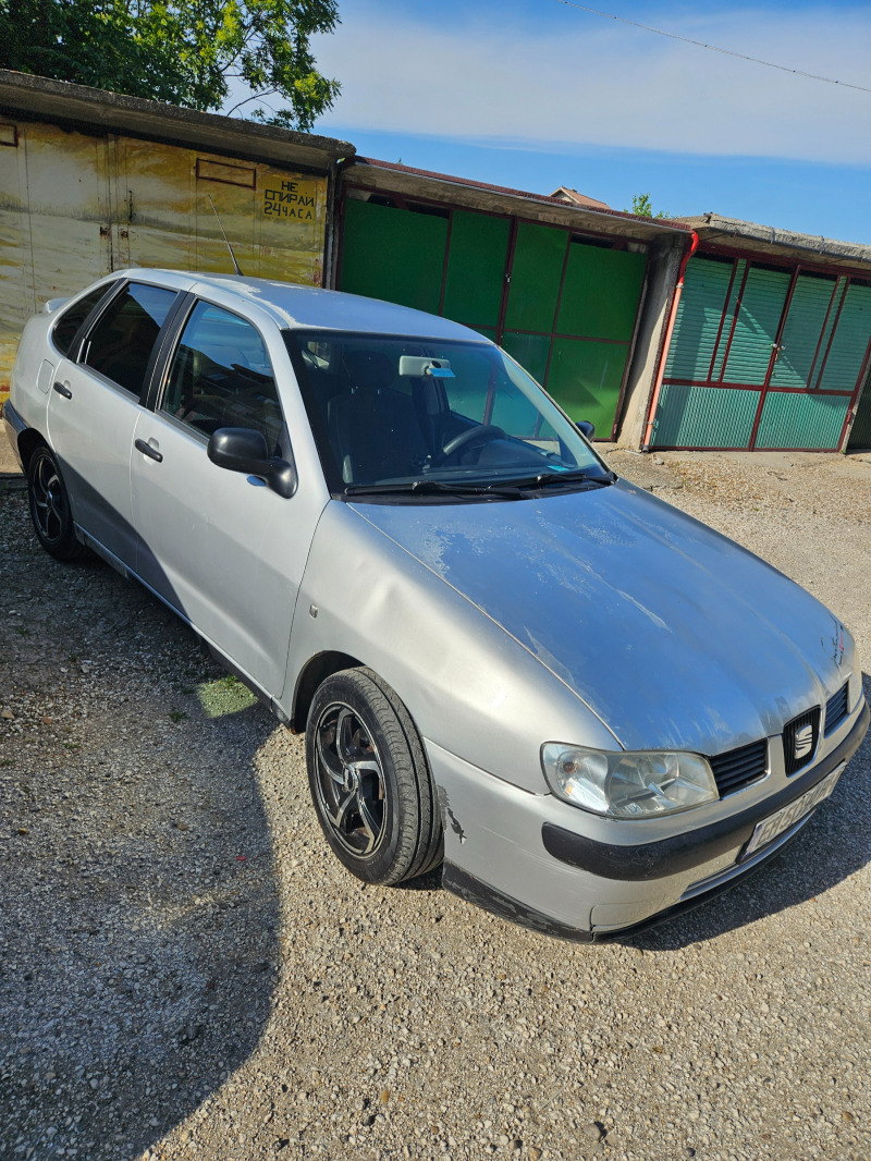 Seat Cordoba, снимка 5 - Автомобили и джипове - 47112969