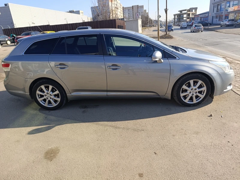 Toyota Avensis D4D, снимка 3 - Автомобили и джипове - 49026807