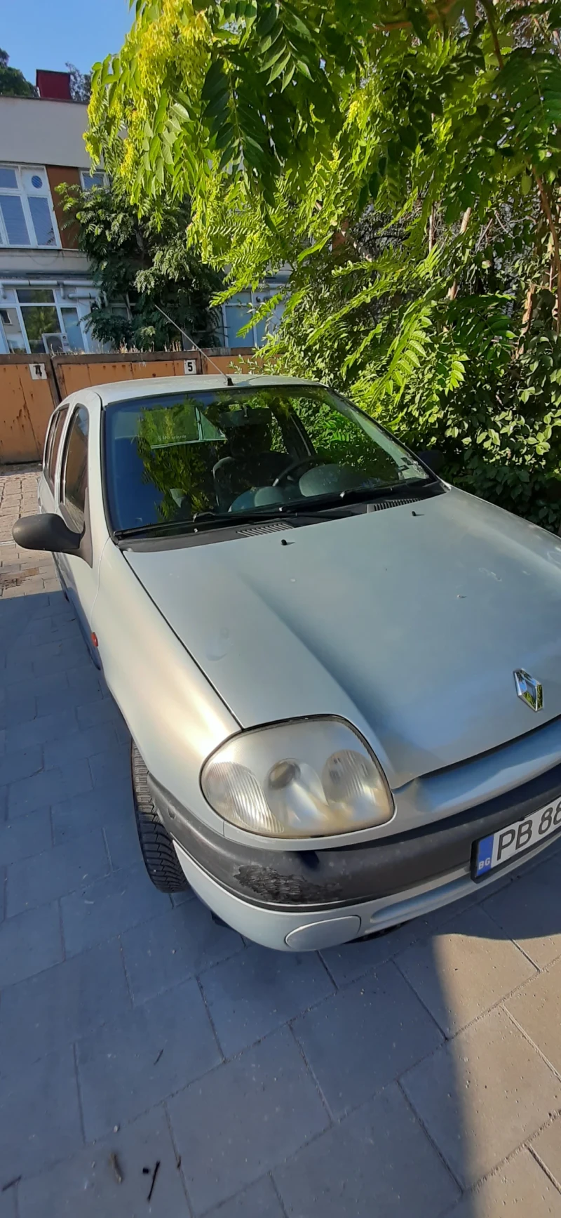 Renault Clio, снимка 2 - Автомобили и джипове - 49073130