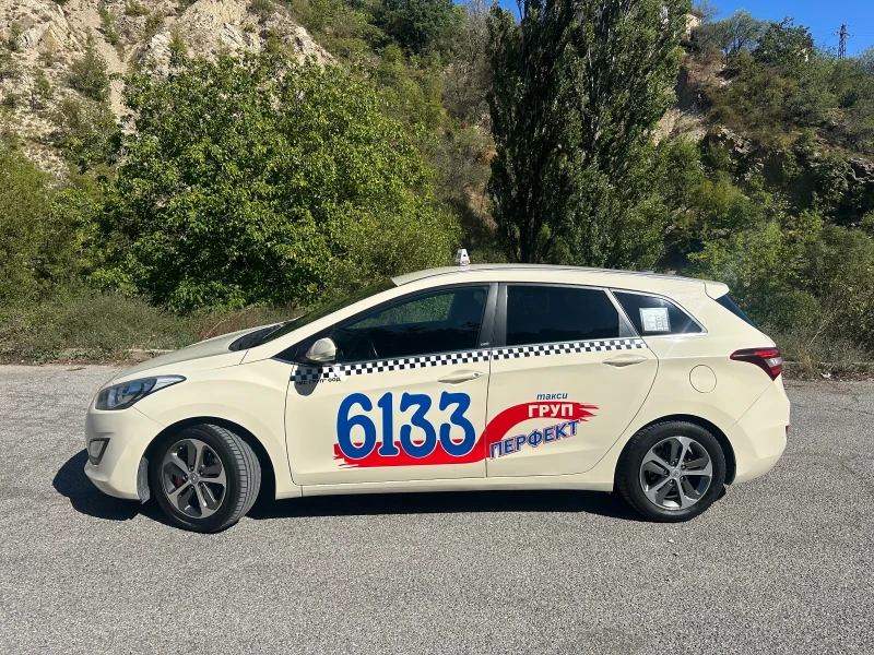 Hyundai I30 1.6 CRDi, снимка 2 - Автомобили и джипове - 51772999