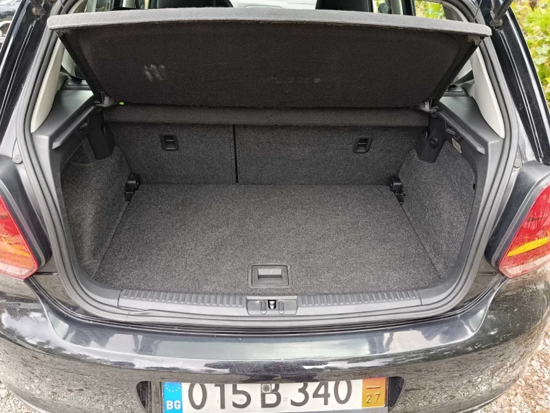 VW Polo 1.2i 70k.c. * Kamera * Bluetooth * AC, снимка 14 - Автомобили и джипове - 52045097