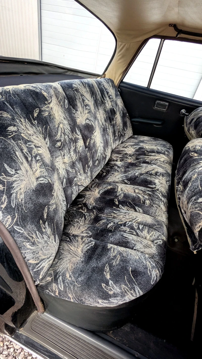 Mercedes-Benz 220 S W111, снимка 12 - Автомобили и джипове - 52436246