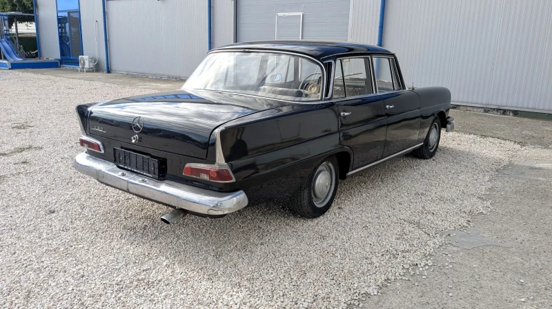 Mercedes-Benz 220 S W111, снимка 4 - Автомобили и джипове - 52436246
