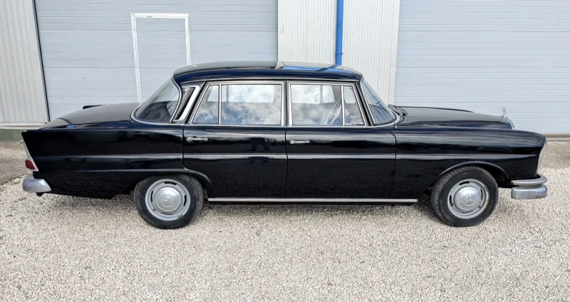 Mercedes-Benz 220 S W111, снимка 7 - Автомобили и джипове - 52436246