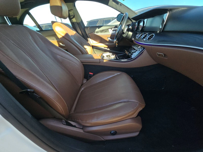 Mercedes-Benz E 300 4MATIC, снимка 13 - Автомобили и джипове - 52485576