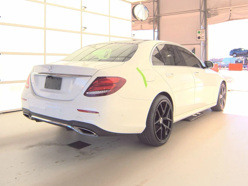 Mercedes-Benz E 300 4MATIC, снимка 6 - Автомобили и джипове - 52485576