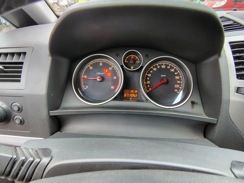 Opel Zafira 1.9/150к.с./6+ 1места, снимка 17 - Автомобили и джипове - 53106926