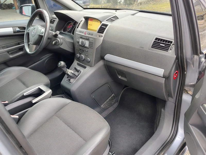 Opel Zafira 1.9/150к.с./6+ 1места, снимка 12 - Автомобили и джипове - 53106926