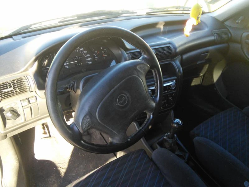 Opel Astra 1.6-16v, снимка 8 - Автомобили и джипове - 24577600