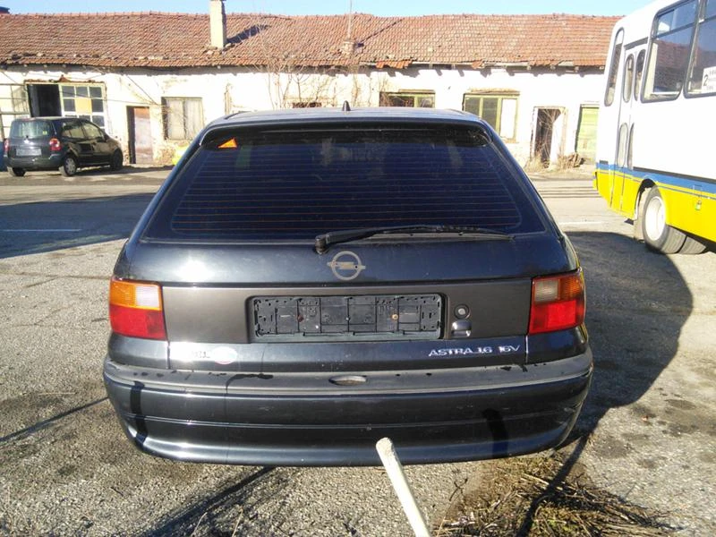 Opel Astra 1.6-16v, снимка 4 - Автомобили и джипове - 24577600