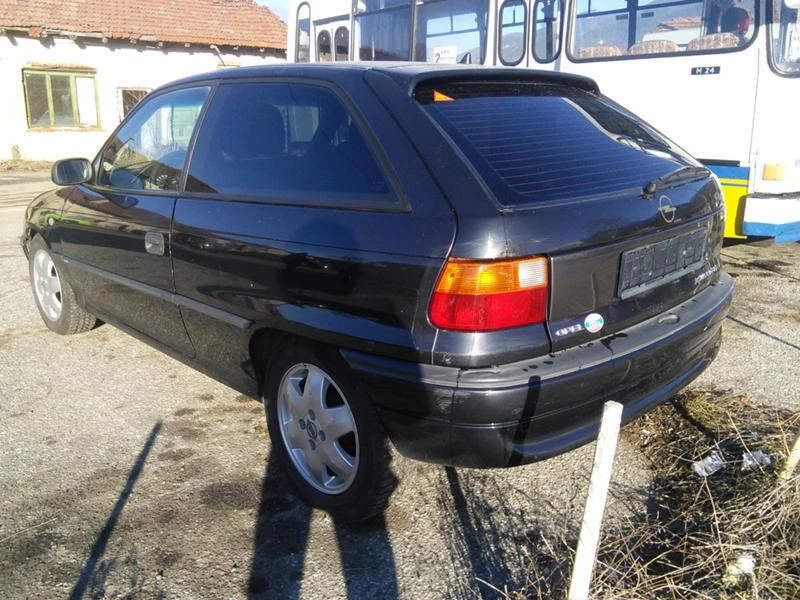 Opel Astra 1.6-16v, снимка 5 - Автомобили и джипове - 24577600