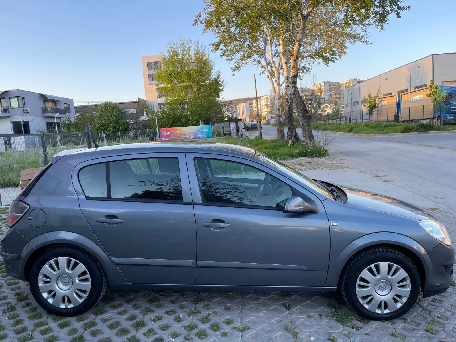 Opel Astra  1.7 CDTI - изображение 4