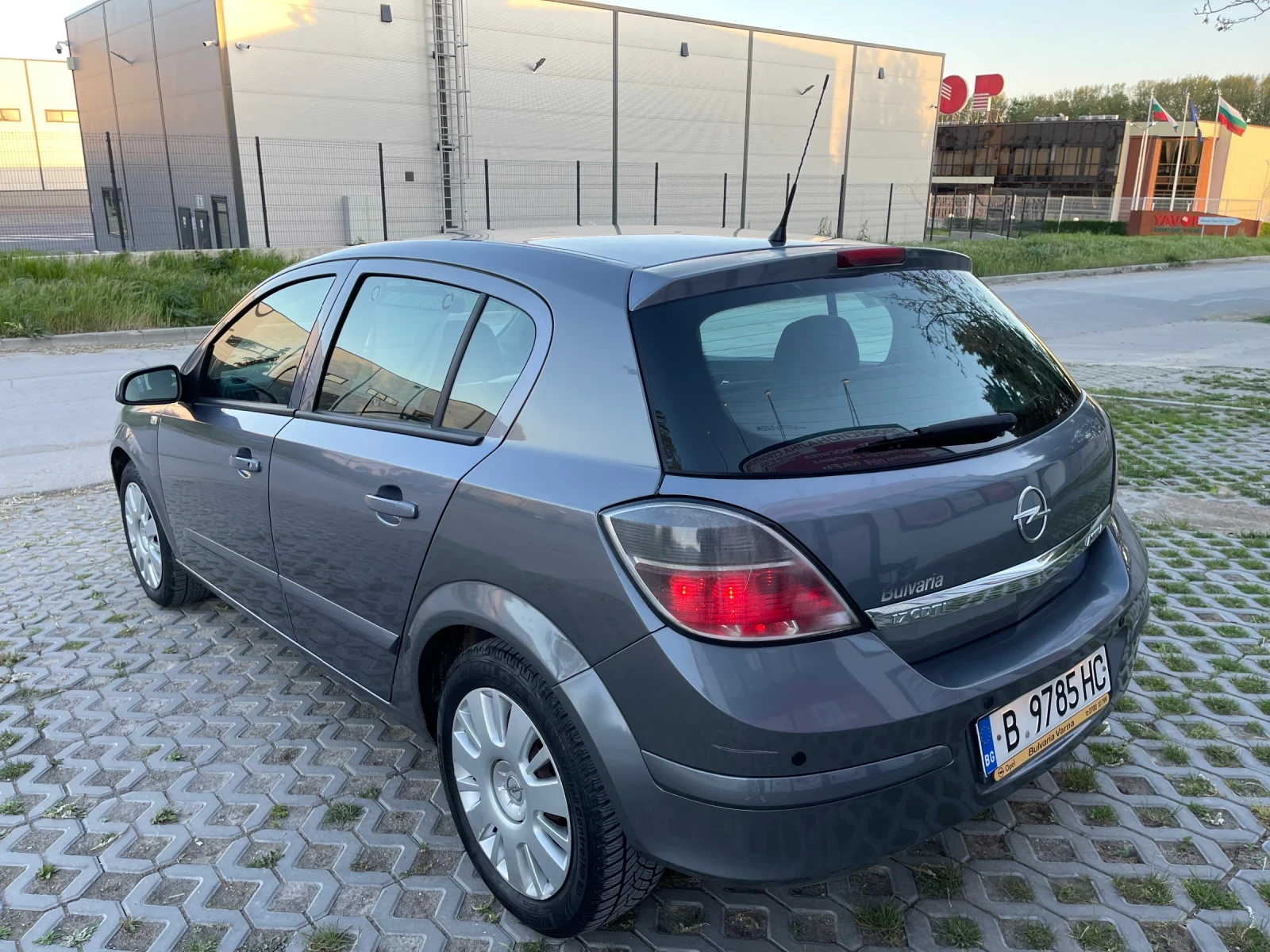 Opel Astra  1.7 CDTI - изображение 7