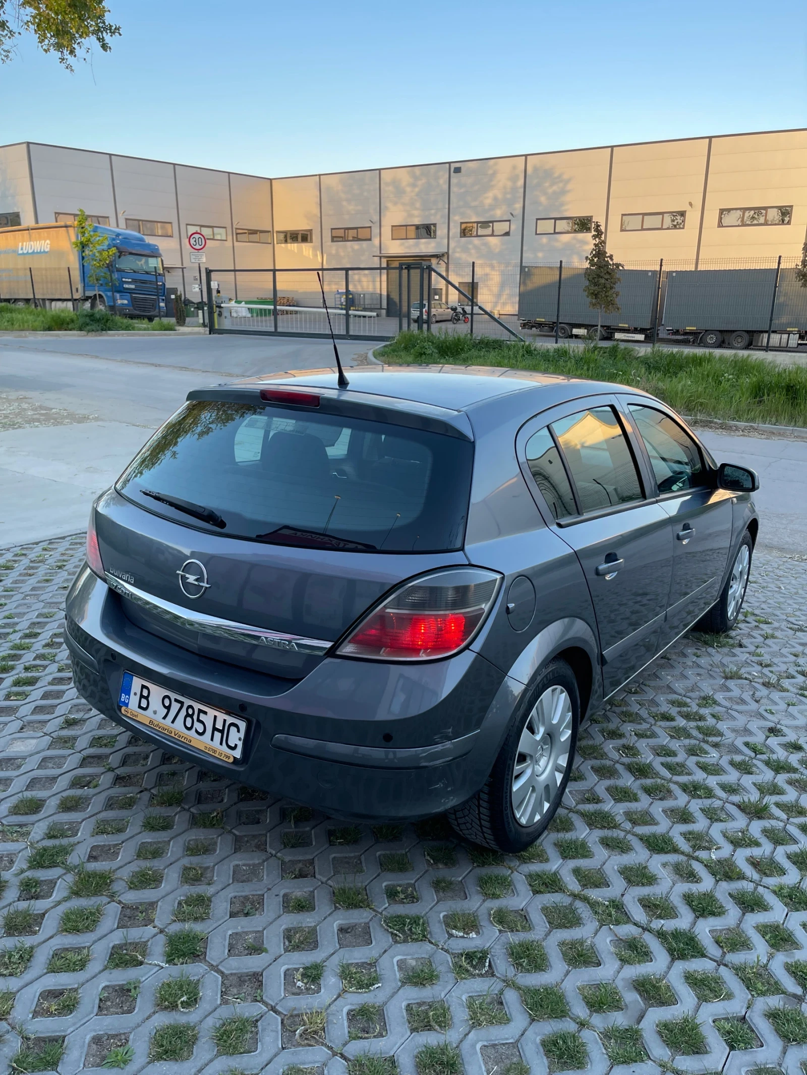Opel Astra  1.7 CDTI - изображение 5
