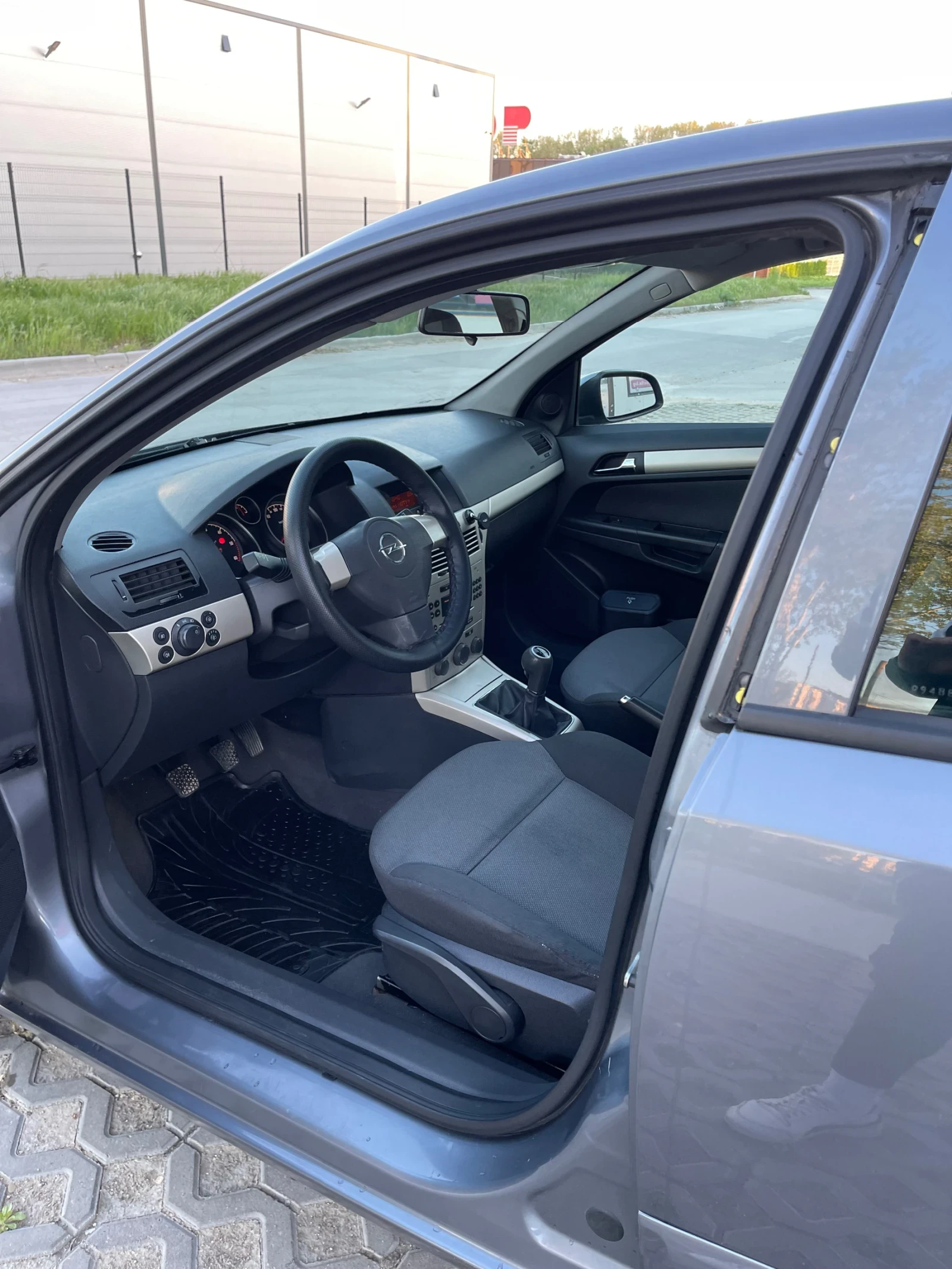 Opel Astra  1.7 CDTI - изображение 9