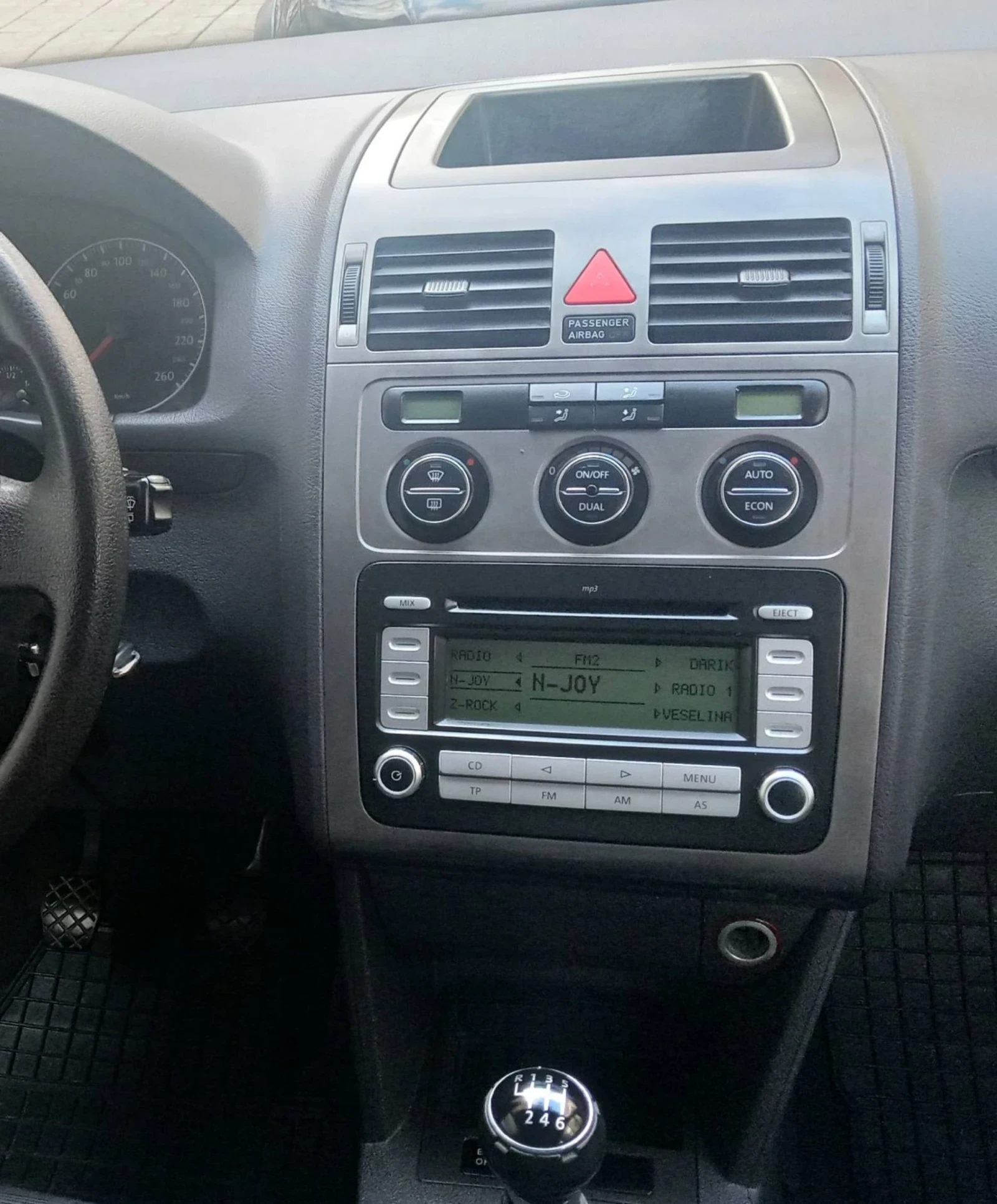 VW Touran 1.9 TDI 90 кс. - изображение 7