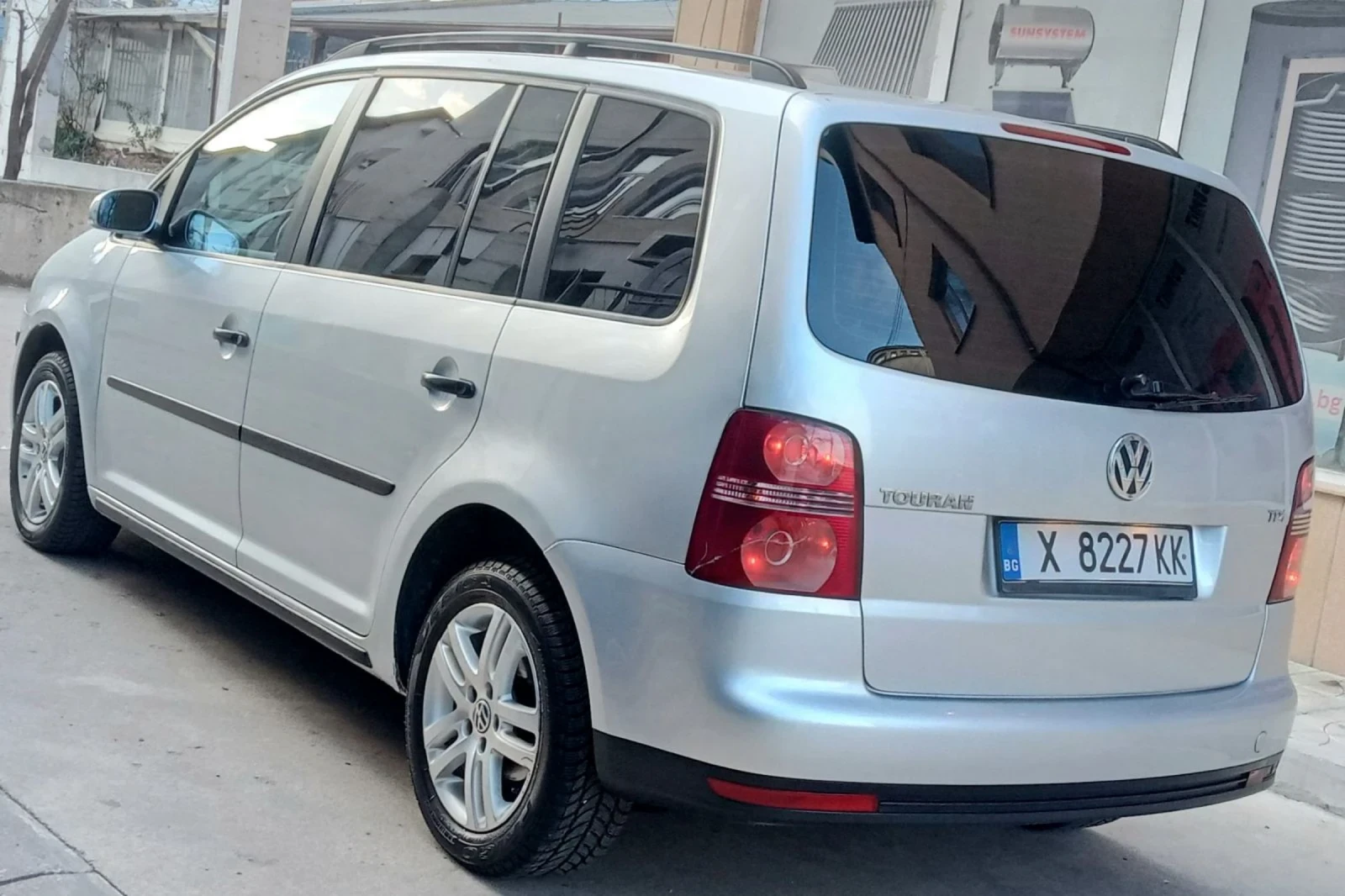 VW Touran 1.9 TDI 90 кс. - изображение 5
