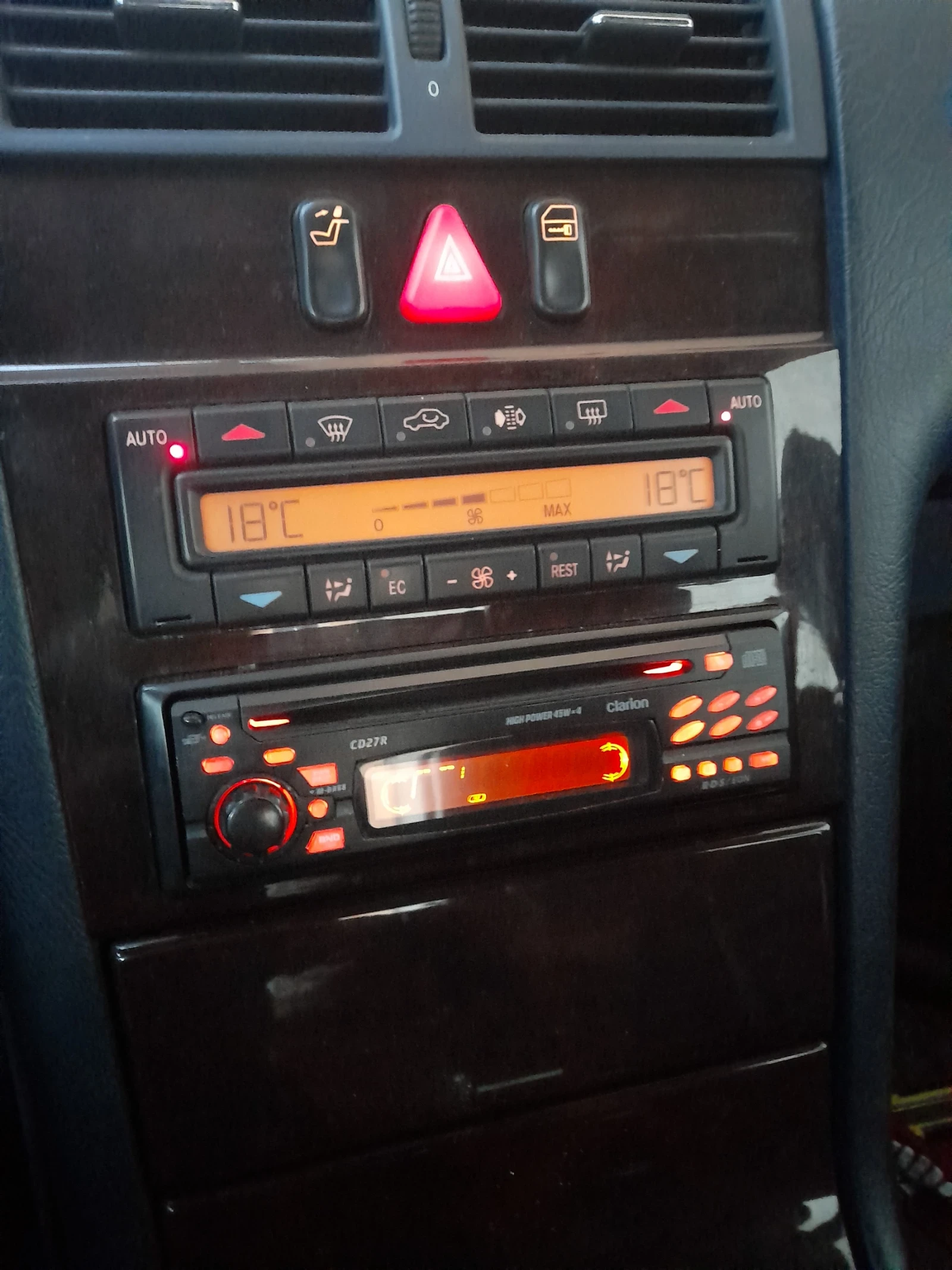 Mercedes-Benz E 200  136�.�. 2000���., ������ | Mobile.bg � ����������� 4