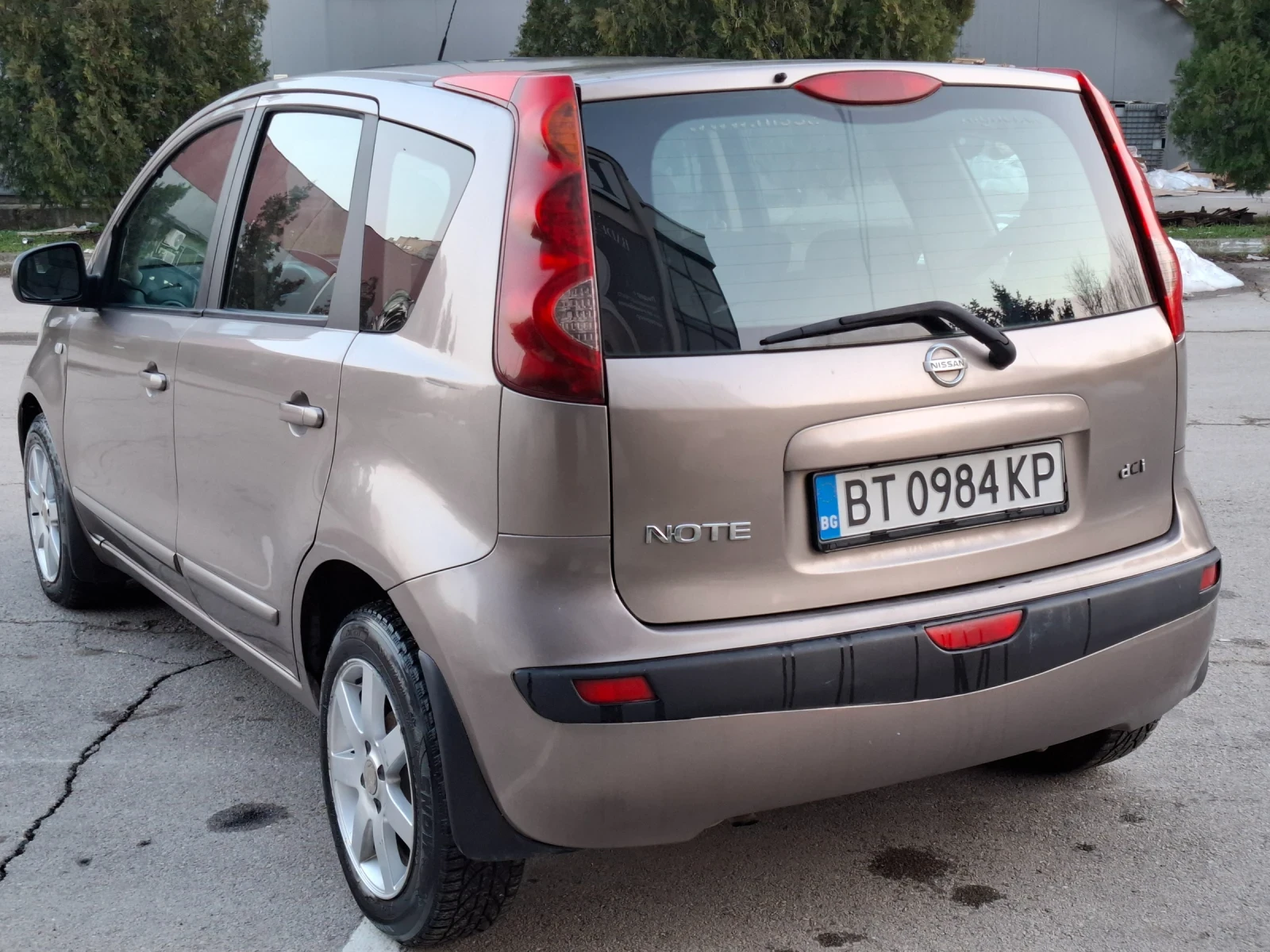 Nissan Note 1.5dCi * КЛИМАТРОНИК * РЕГИСТРИРАН * , снимка 4 - Автомобили и джипове - 53892335