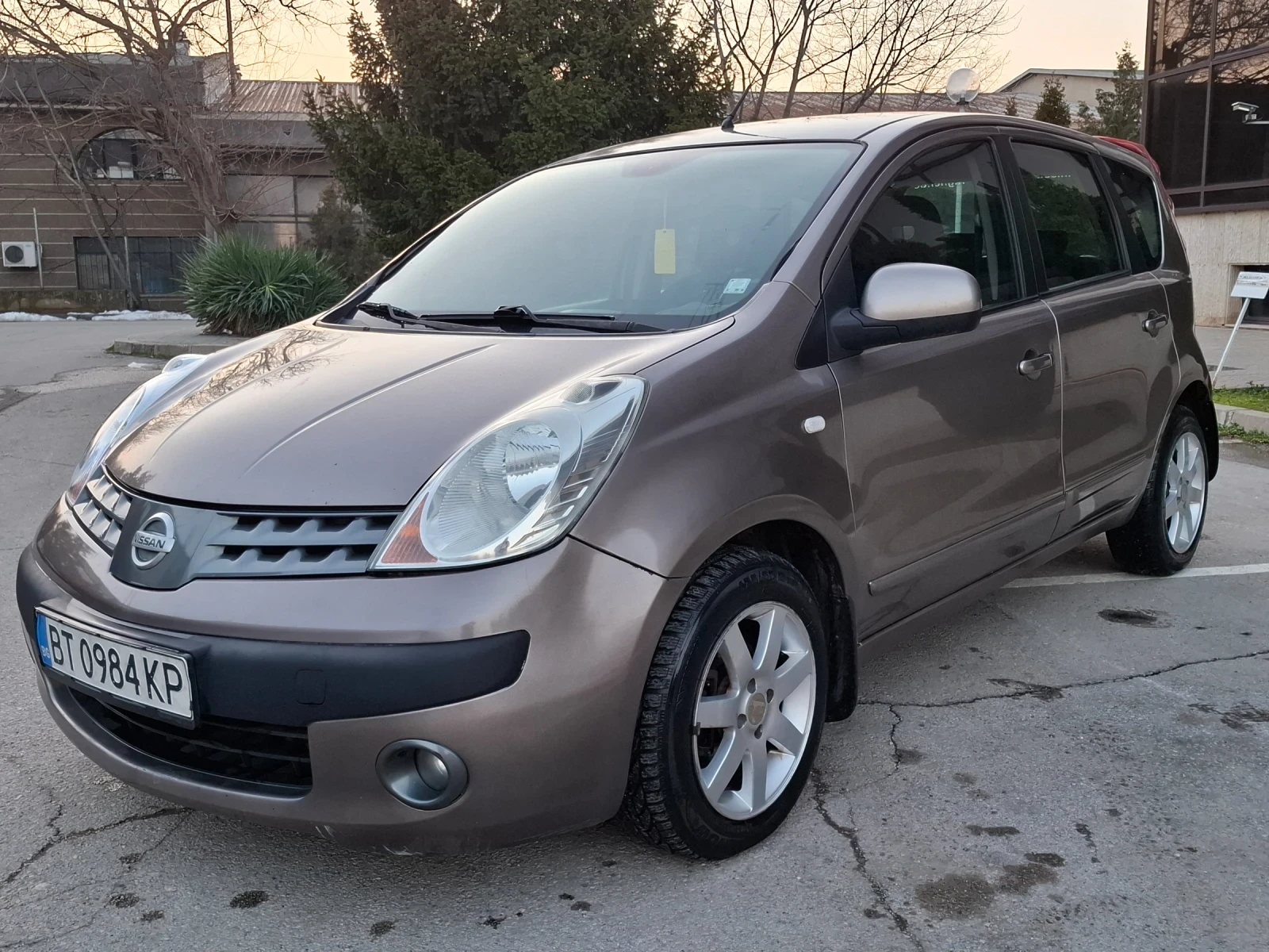 Nissan Note 1.5dCi * КЛИМАТРОНИК * РЕГИСТРИРАН * , снимка 15 - Автомобили и джипове - 53892335
