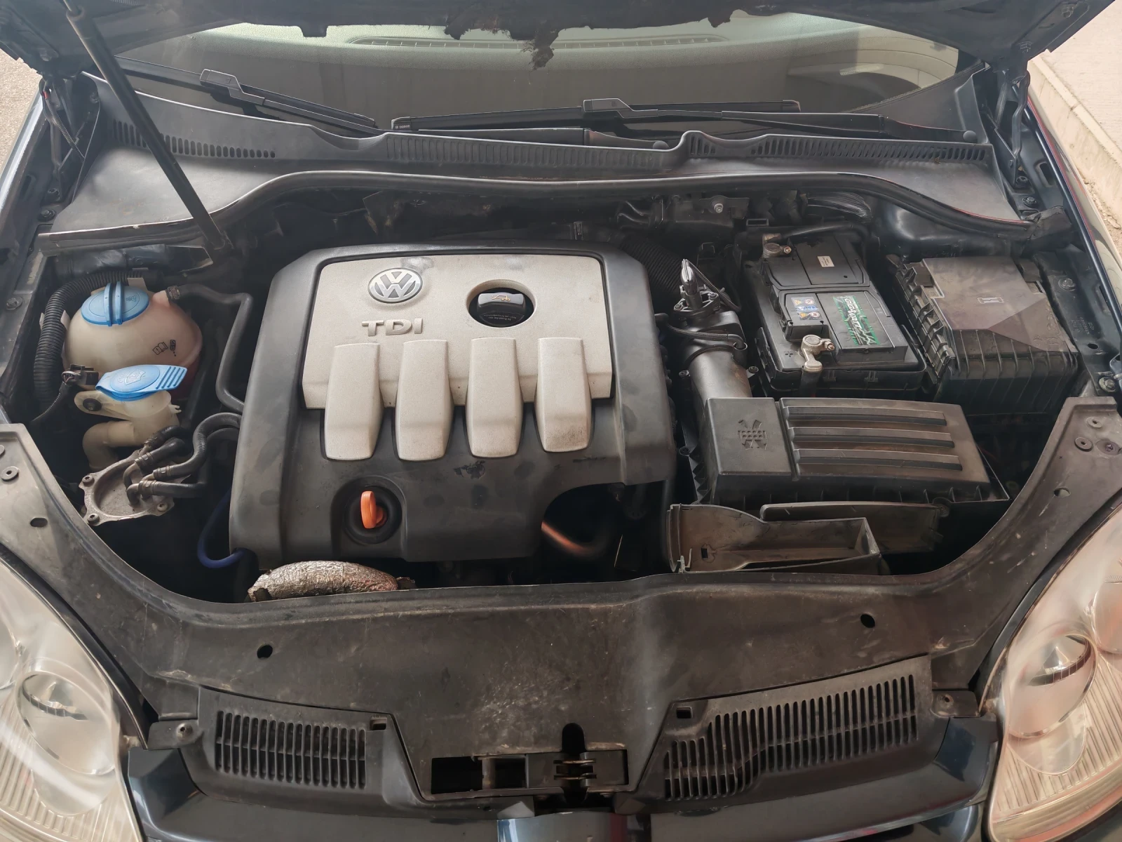 VW Golf 5, снимка 7 - Автомобили и джипове - 53929249