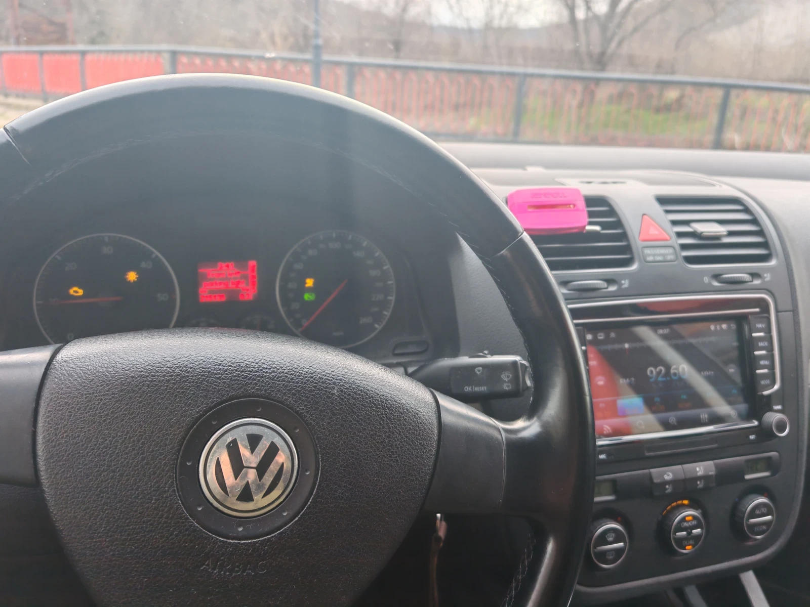 VW Golf 5, снимка 16 - Автомобили и джипове - 53929249