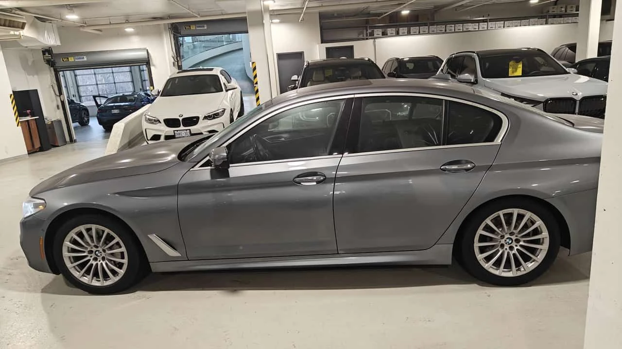BMW 540 i xDrive/H K/ШИБИДАХ/360/HUD/ГУМИ+ ДЖАНТИ/ОТ BMW, снимка 4 - Автомобили и джипове - 53990659
