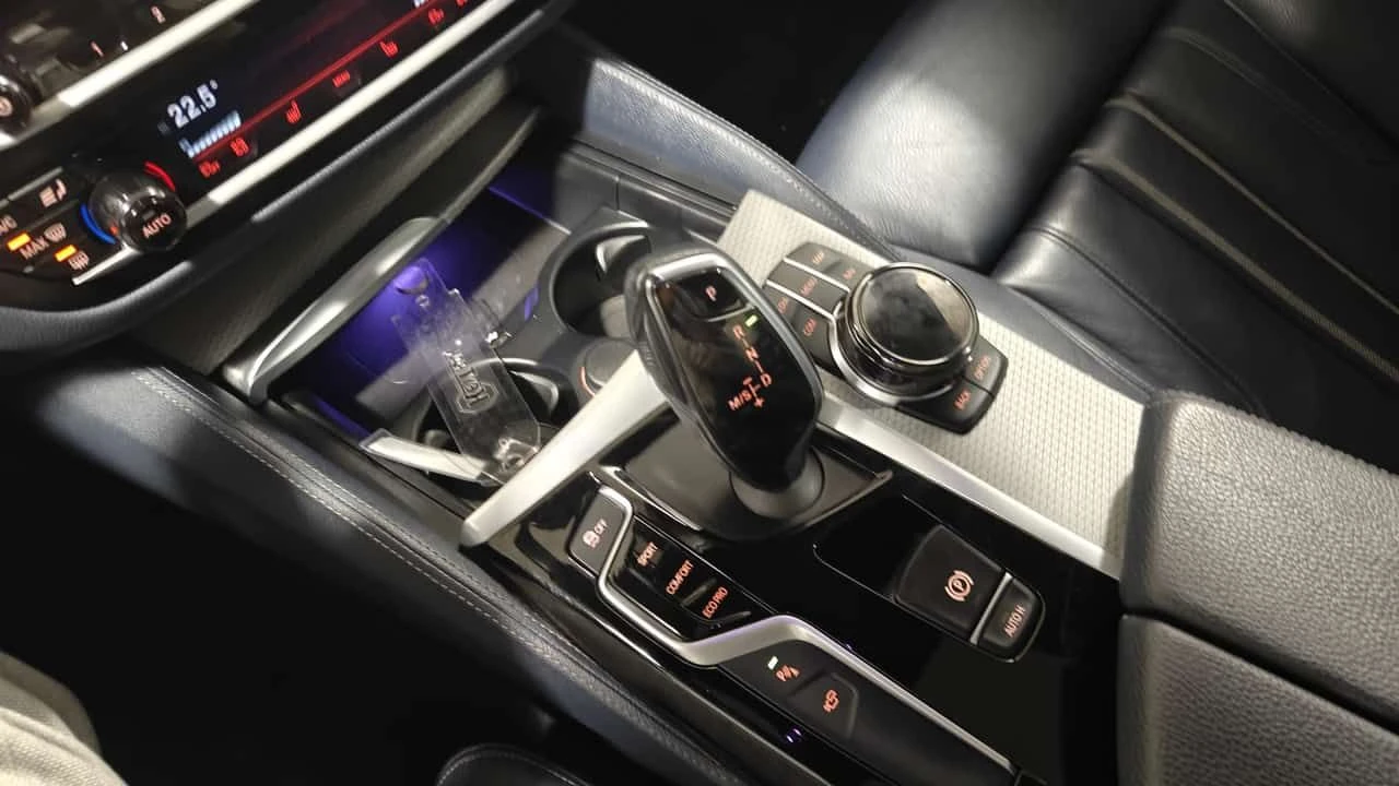 BMW 540 i xDrive/H K/ШИБИДАХ/360/HUD/ГУМИ+ ДЖАНТИ/ОТ BMW, снимка 11 - Автомобили и джипове - 53990659