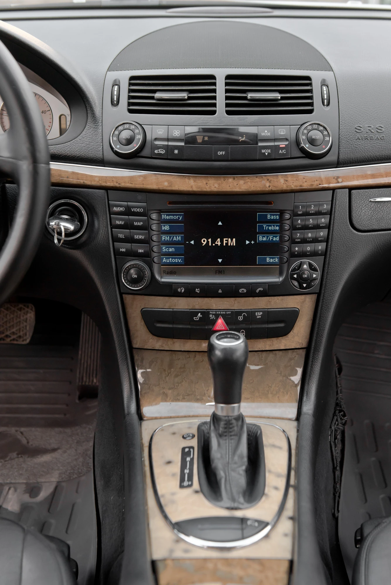 Mercedes-Benz E 320 224ks face, снимка 15 - Автомобили и джипове - 55051650