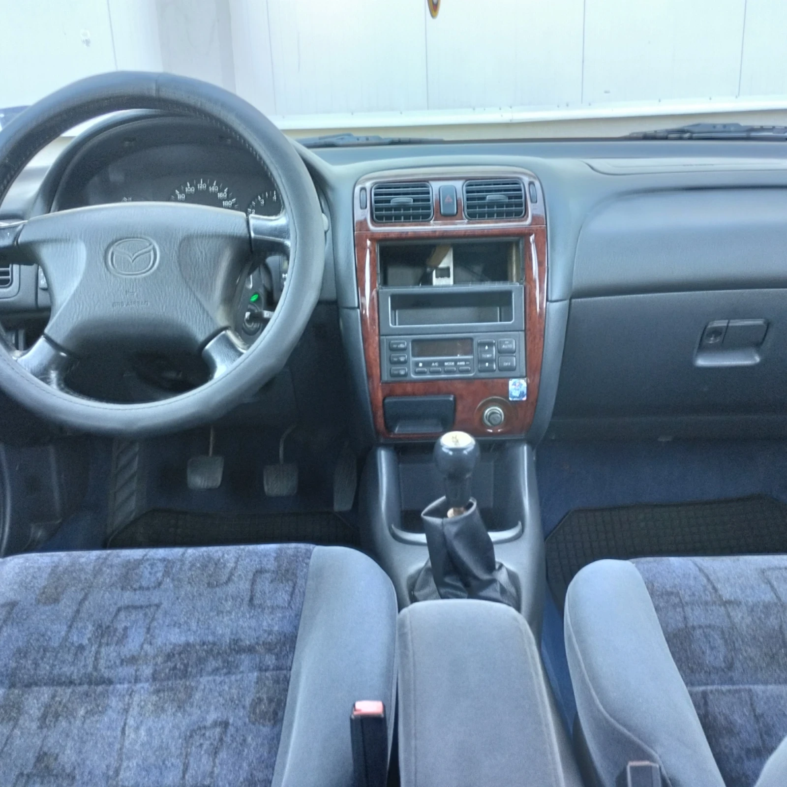 Mazda 626 Газов инжекцион, снимка 12 - Автомобили и джипове - 55506686