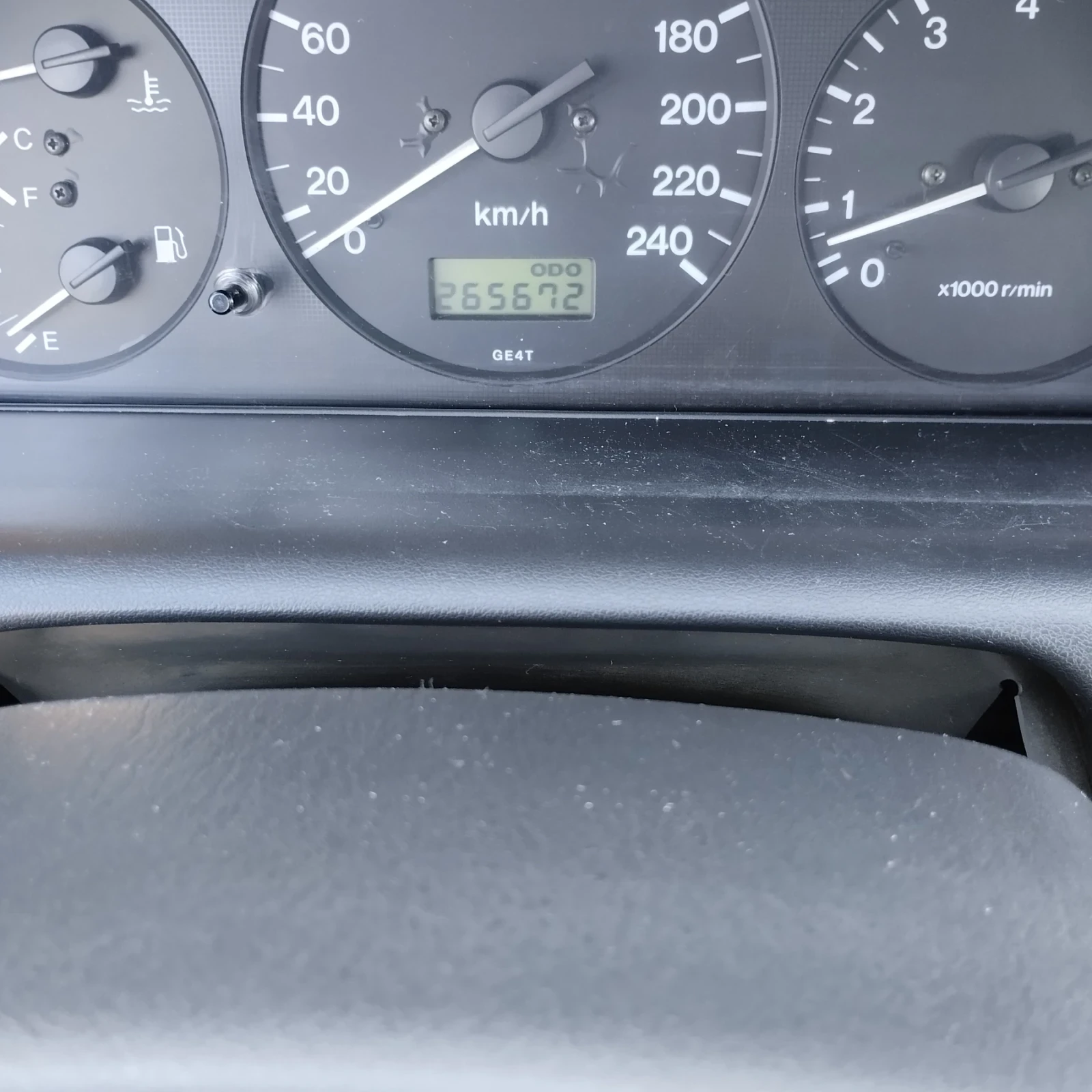 Mazda 626 Газов инжекцион, снимка 10 - Автомобили и джипове - 55506686