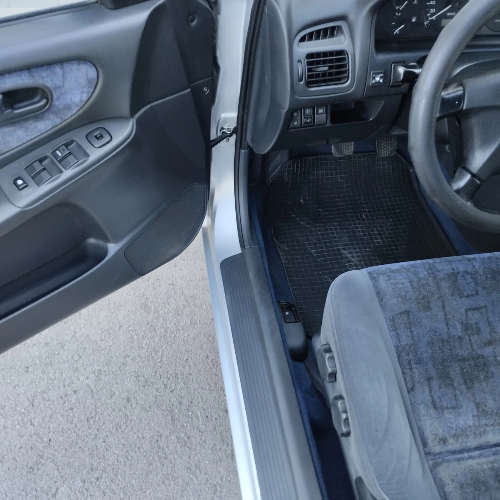 Mazda 626 Газов инжекцион, снимка 8 - Автомобили и джипове - 55506686