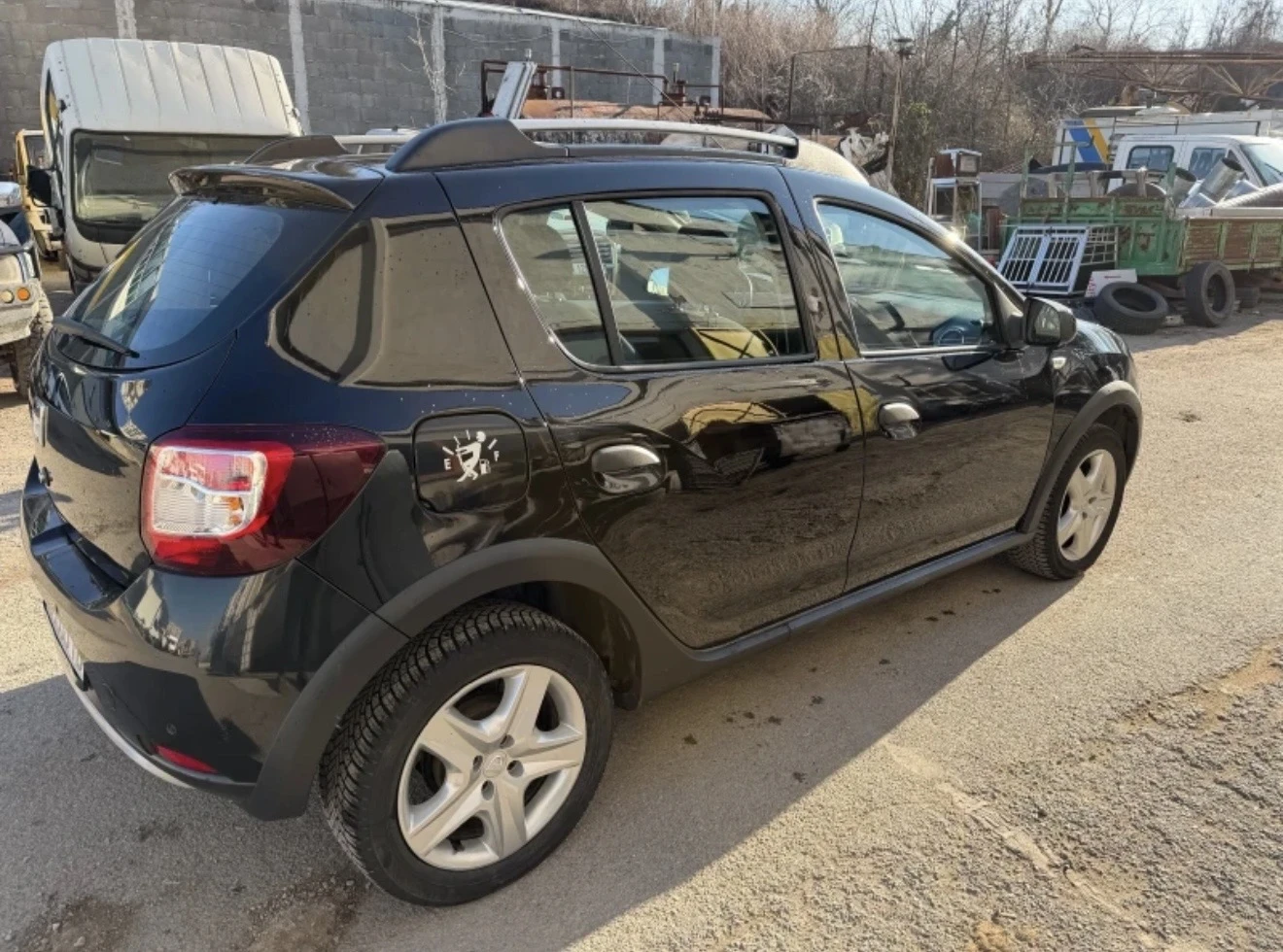 Dacia Sandero, снимка 3 - Автомобили и джипове - 55603430