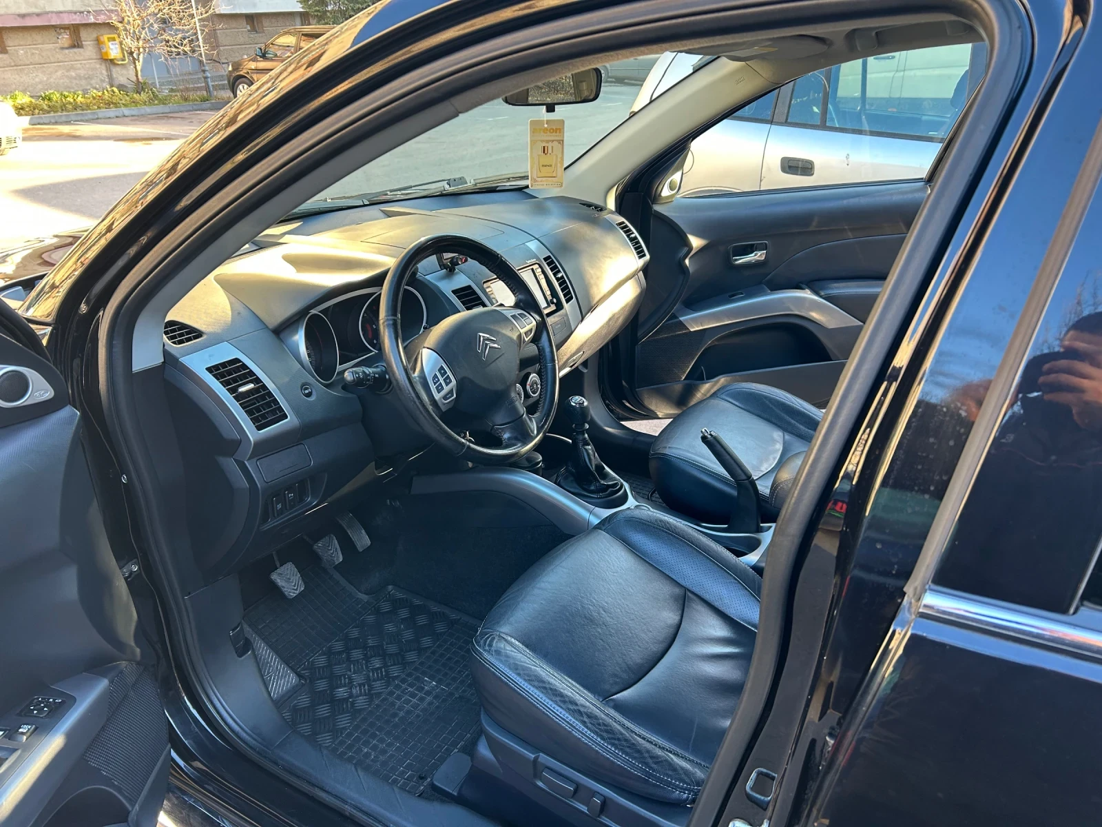 Citroen C-Crosser 2.2 HDI - изображение 9