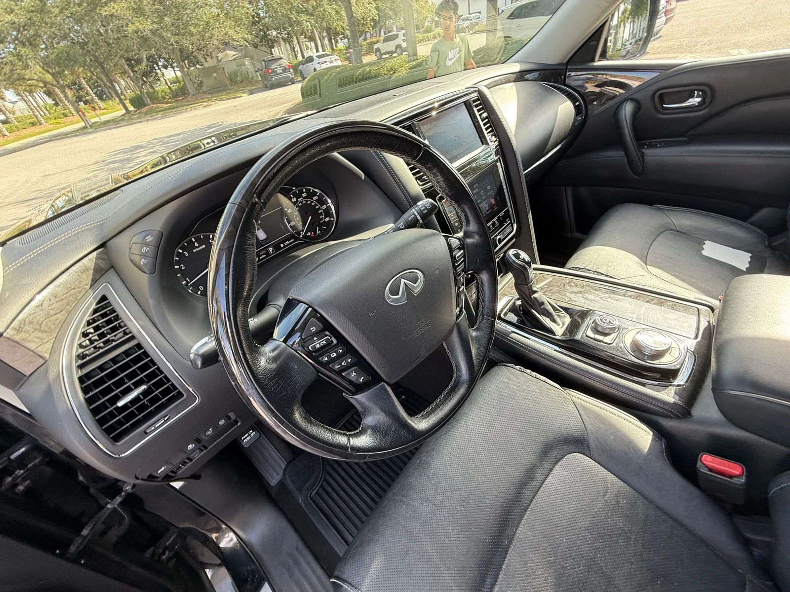 Infiniti QX80 LUXE - изображение 8