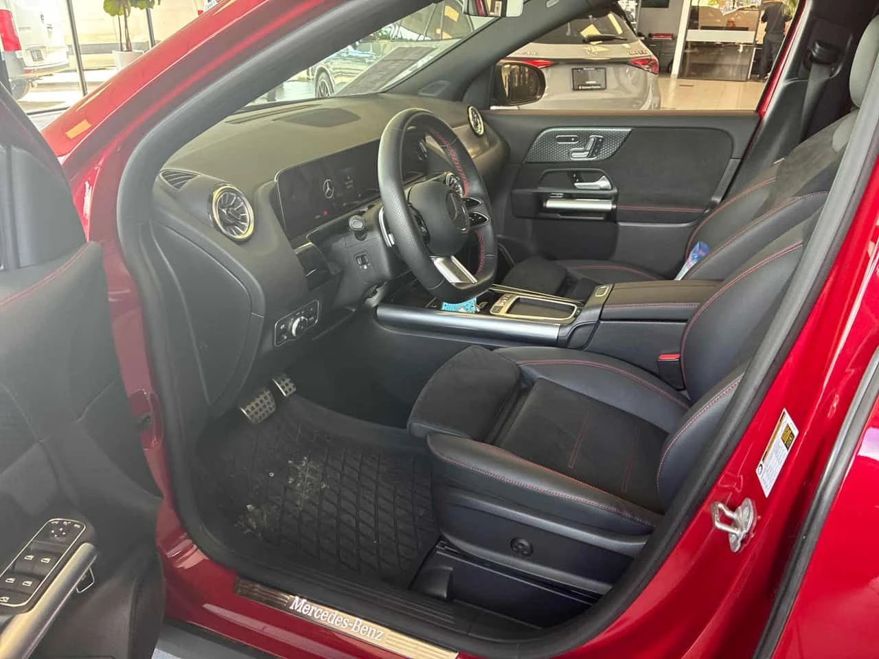 Mercedes-Benz GLA * 250 * CARFAX * ЦЕНА ДО БГ, снимка 6 - Автомобили и джипове - 54983238