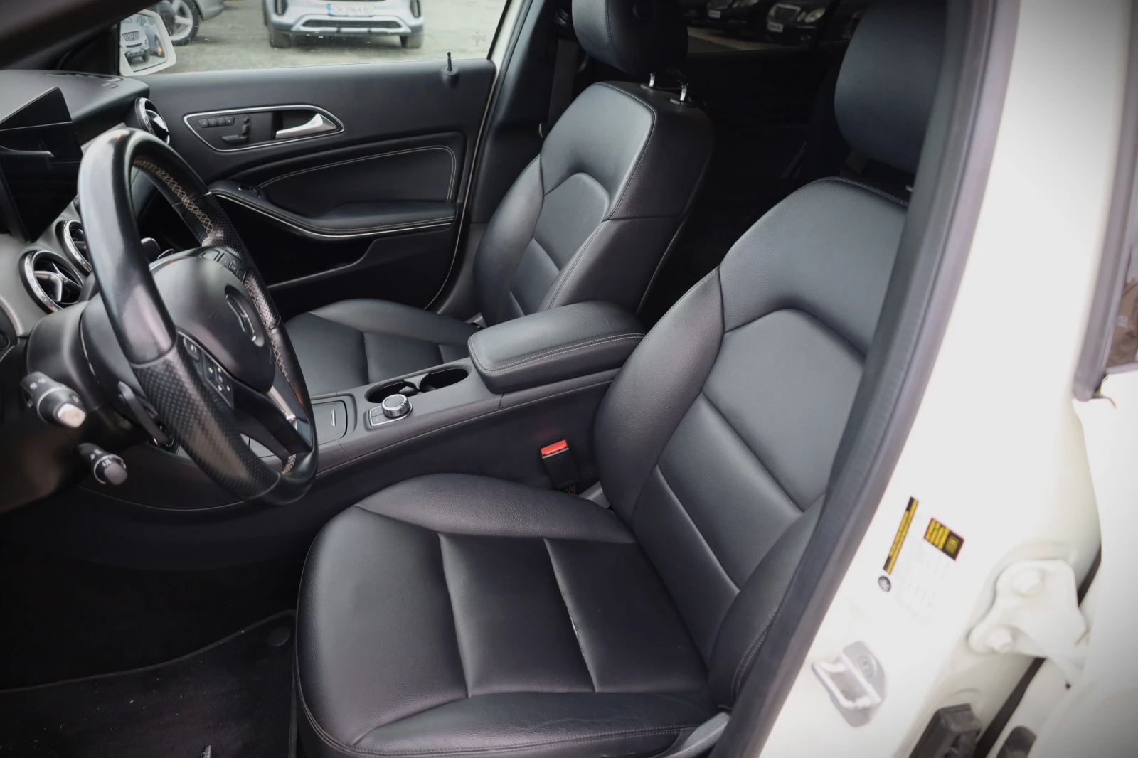 Mercedes-Benz GLA 250 4Matic | Carplay | Pano| Cam| Blind Sp| Distronic, снимка 6 - Автомобили и джипове - 55170484