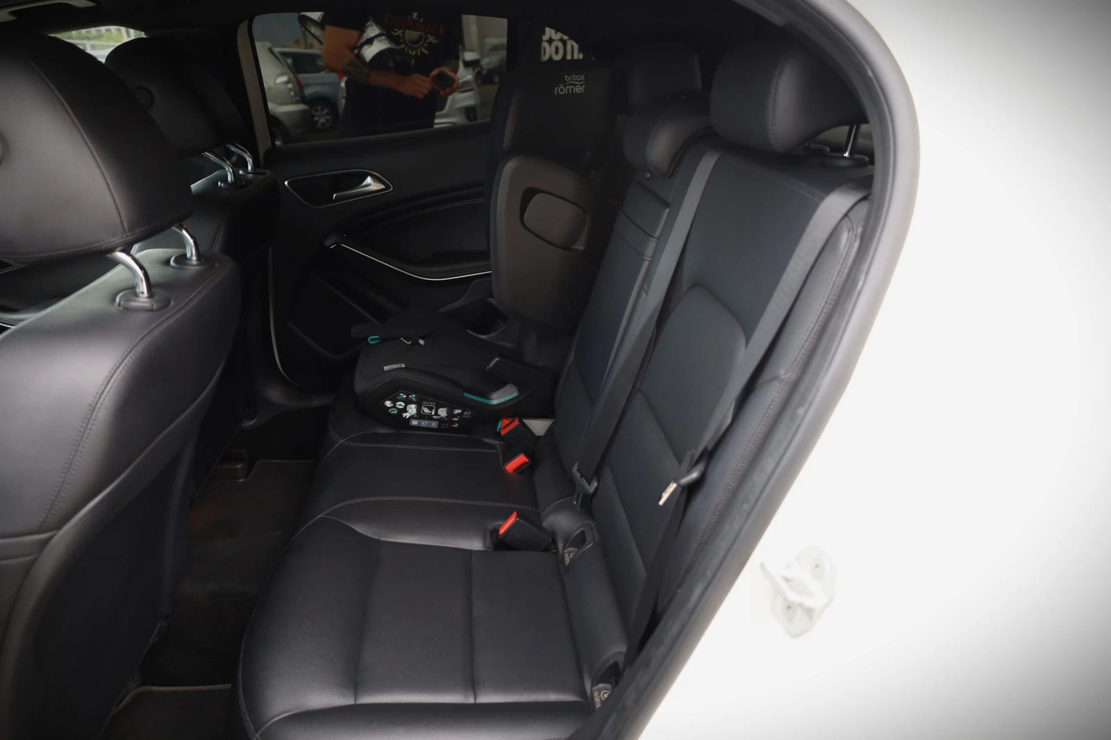 Mercedes-Benz GLA 250 4Matic | Carplay | Pano| Cam| Blind Sp| Distronic, снимка 7 - Автомобили и джипове - 55170484