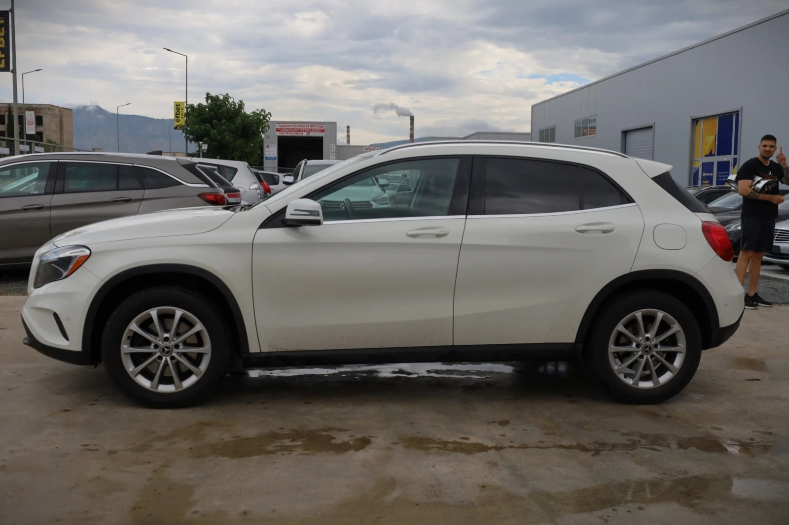 Mercedes-Benz GLA 250 4Matic | Carplay | Pano| Cam| Blind Sp| Distronic, снимка 4 - Автомобили и джипове - 55170484