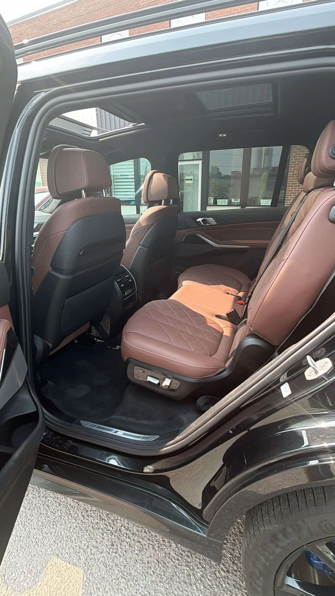 BMW X7 * xDrive40i * ЛИЦЕНЗИРАН ДИЛЪР * CARFAX, снимка 9 - Автомобили и джипове - 55593062