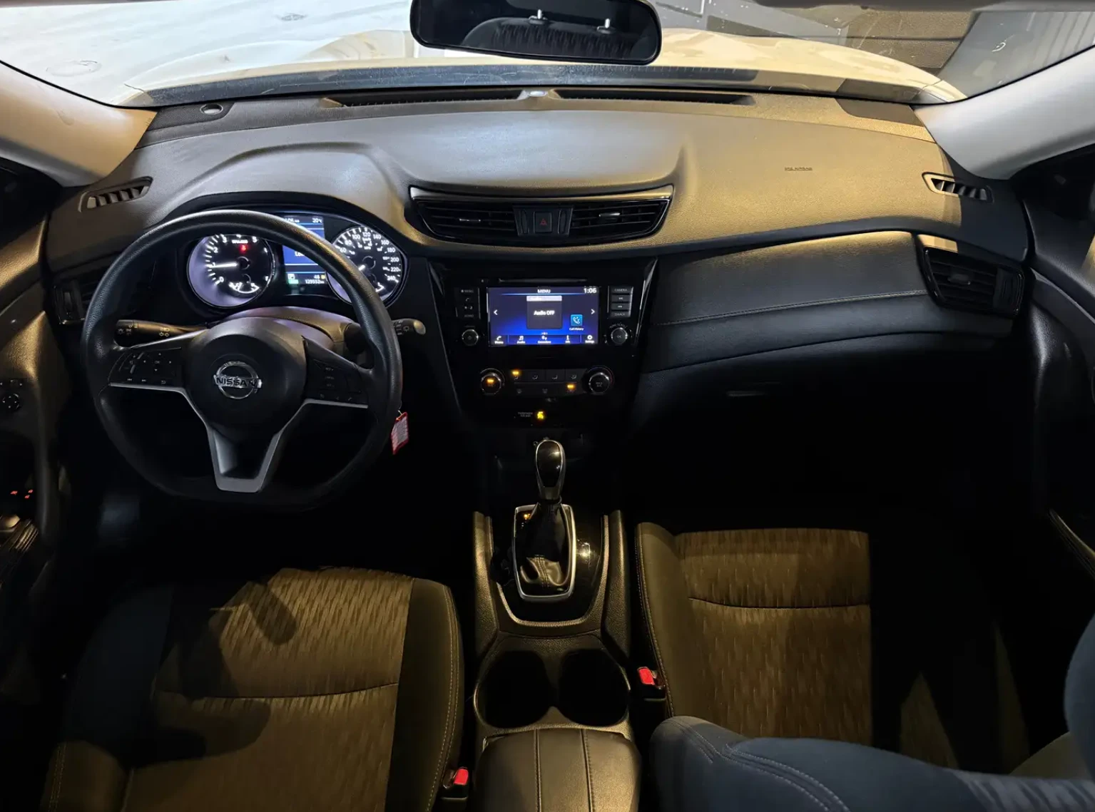 Nissan Rogue S, снимка 4 - Автомобили и джипове - 56415387